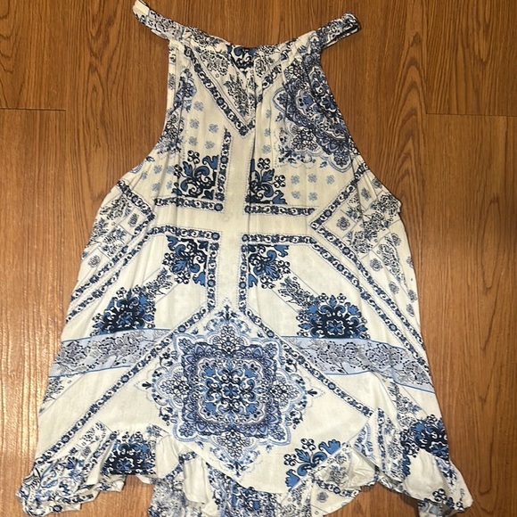 Maurices Tops - Blue and White Patterned Women's Top Size Medium no tag Tie Neck Summer Top